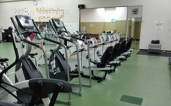 草加市スポーツ健康都市記念体育館 トレーニング室有酸素運動エリア