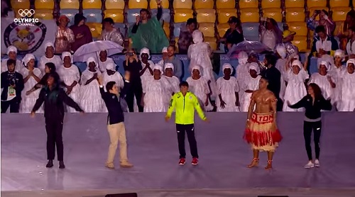 2016年リオオリンピック閉会式 ステージ上のピタ・タウファトファ選手、伊調馨選手