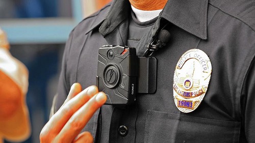 カリフォルニア州 警察 ボディカメラ
